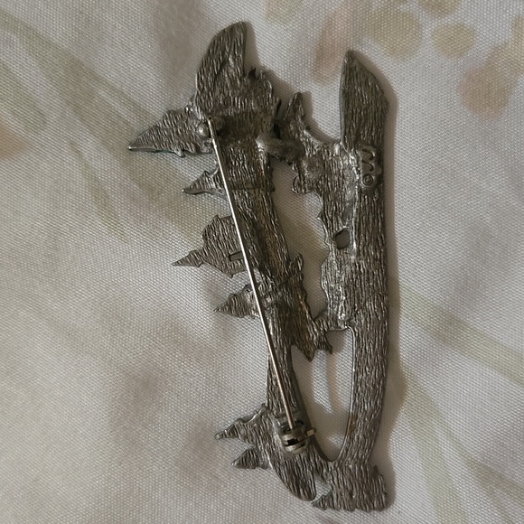 JJ Jonette Vintage Pewter Horse Drawn Carriage Brooch - Picture 2 of 2